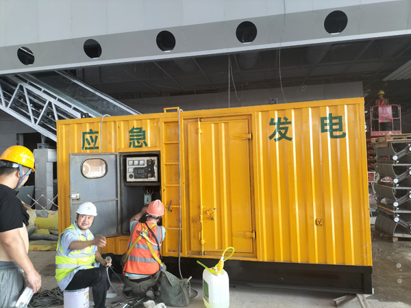 公安怎样判断空气滤清器是否需要更换？